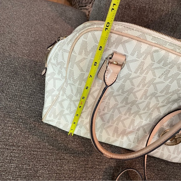 Michael Kors Logo sachet bag - Picture 9 of 12